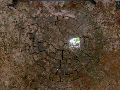 ...: si tratta probabilmente dell�antica cappelletta privata della famiglia Sbis�...